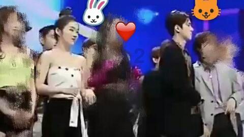 广东三姐妹,个个颜值出众,却都选择“削发为尼”,两人已成主持